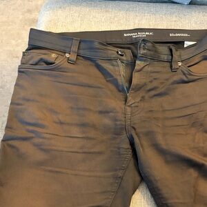Banana Republic Men's grey traveler pants. 
Size 32 x 30